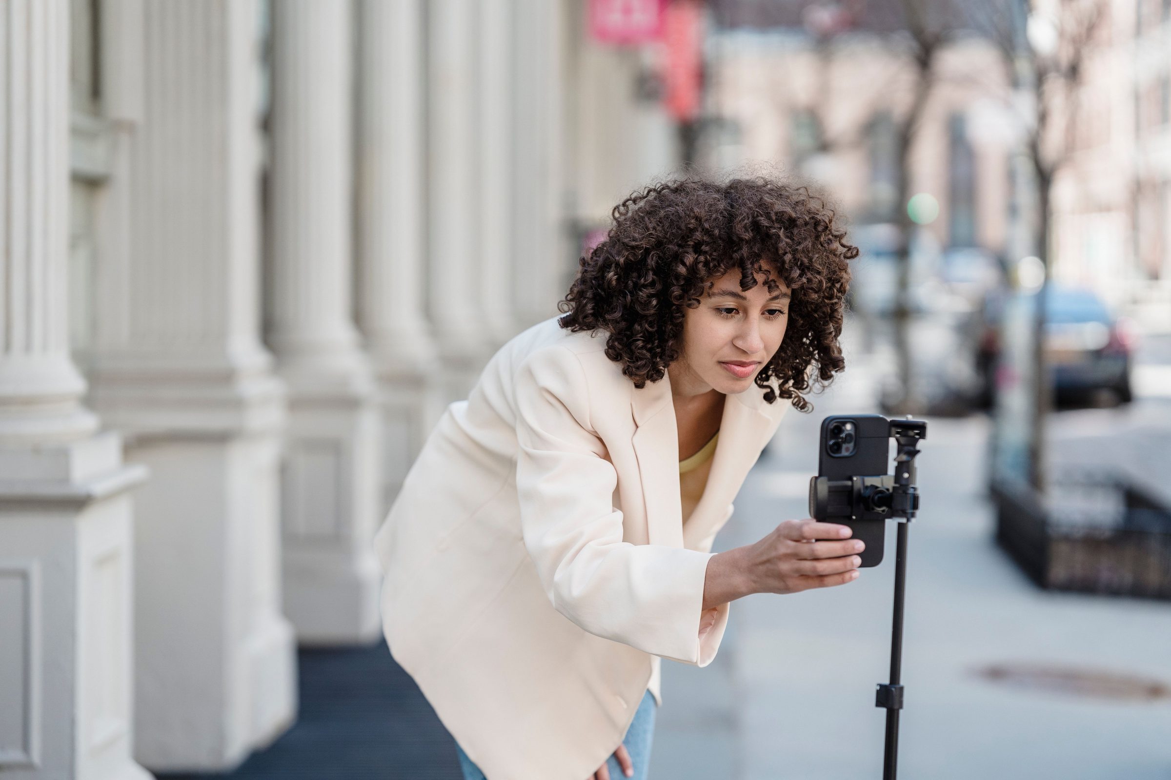 Redes sociales y contenido — Aszendia